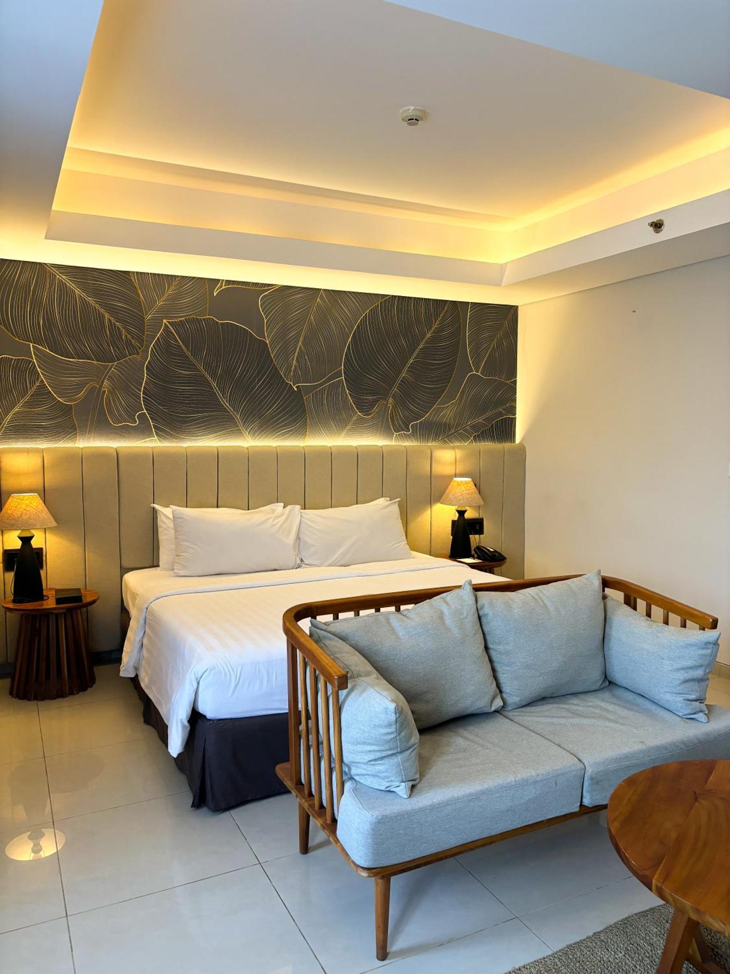 Hotel Crystal Kuta By Prabhu 4*