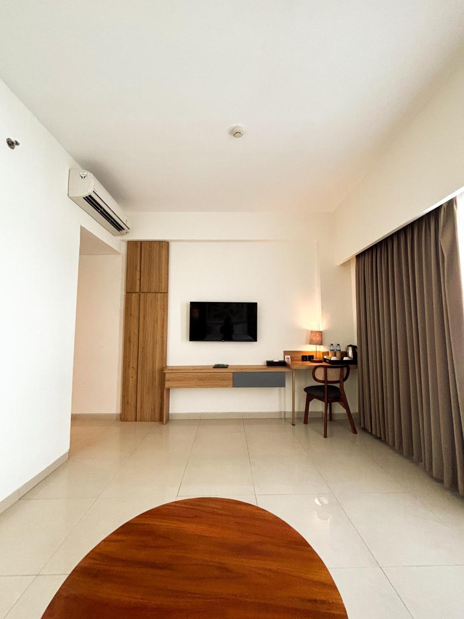 Crystal Kuta By Prabhu 4*