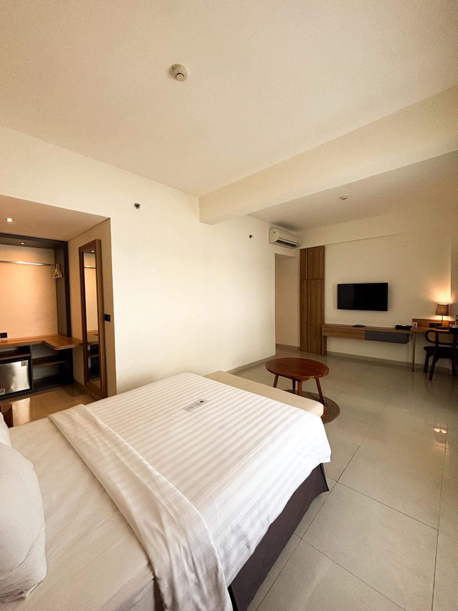 Crystal Kuta By Prabhu Hotel